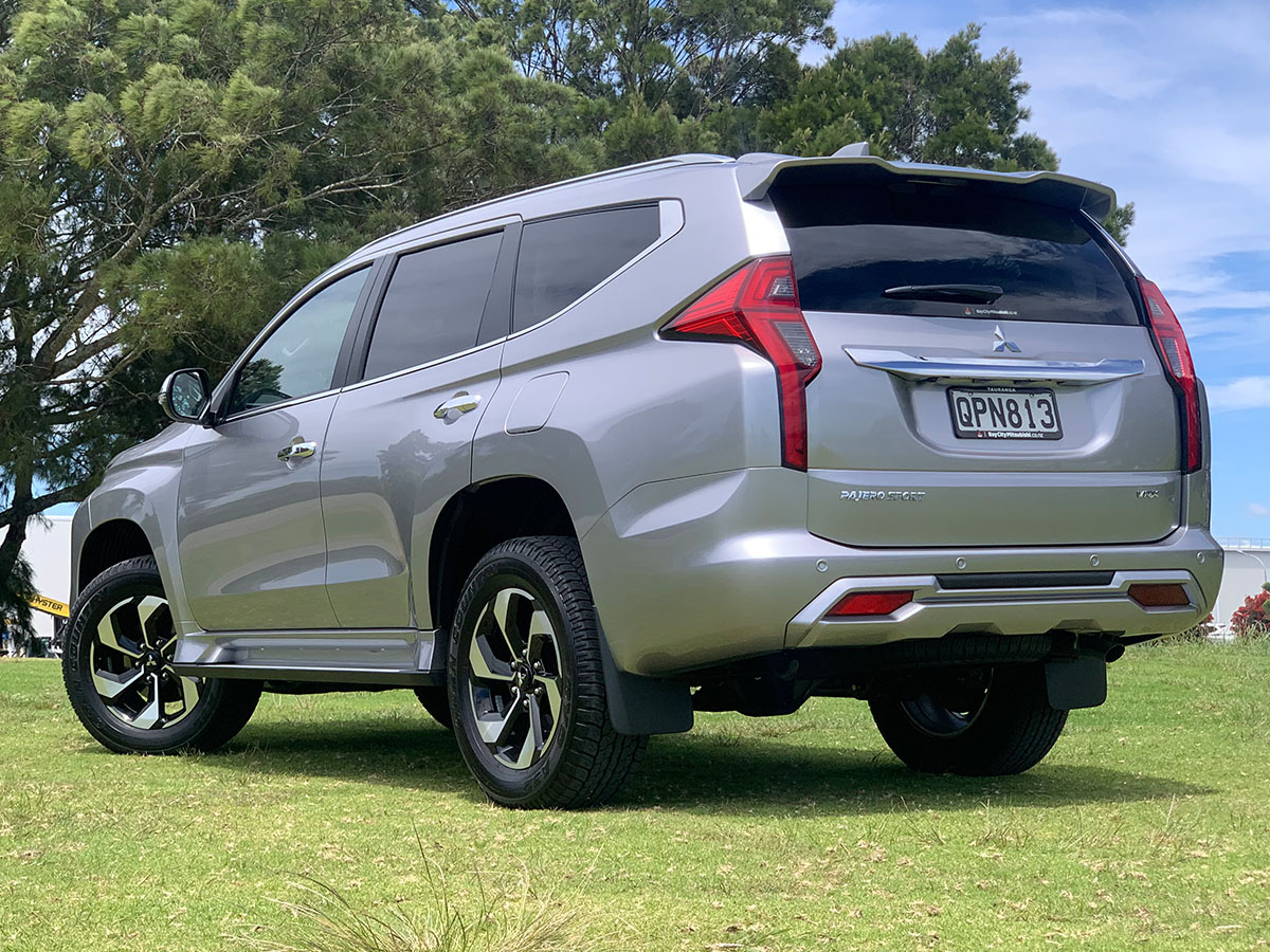 2024 Mitsubishi Pajero Sport VRX