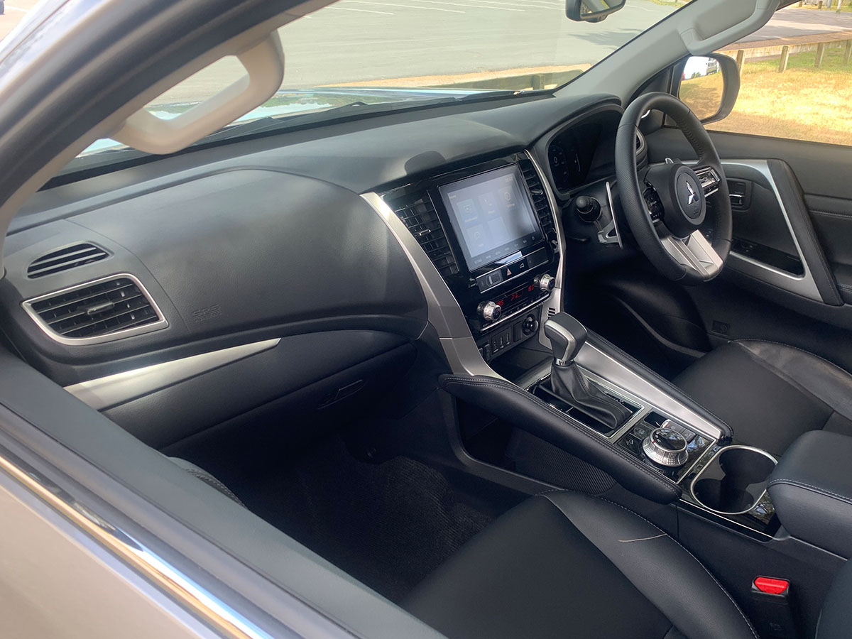 2024 Mitsubishi Pajero Sport VRX