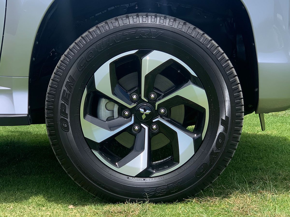 2024 Mitsubishi Pajero Sport VRX