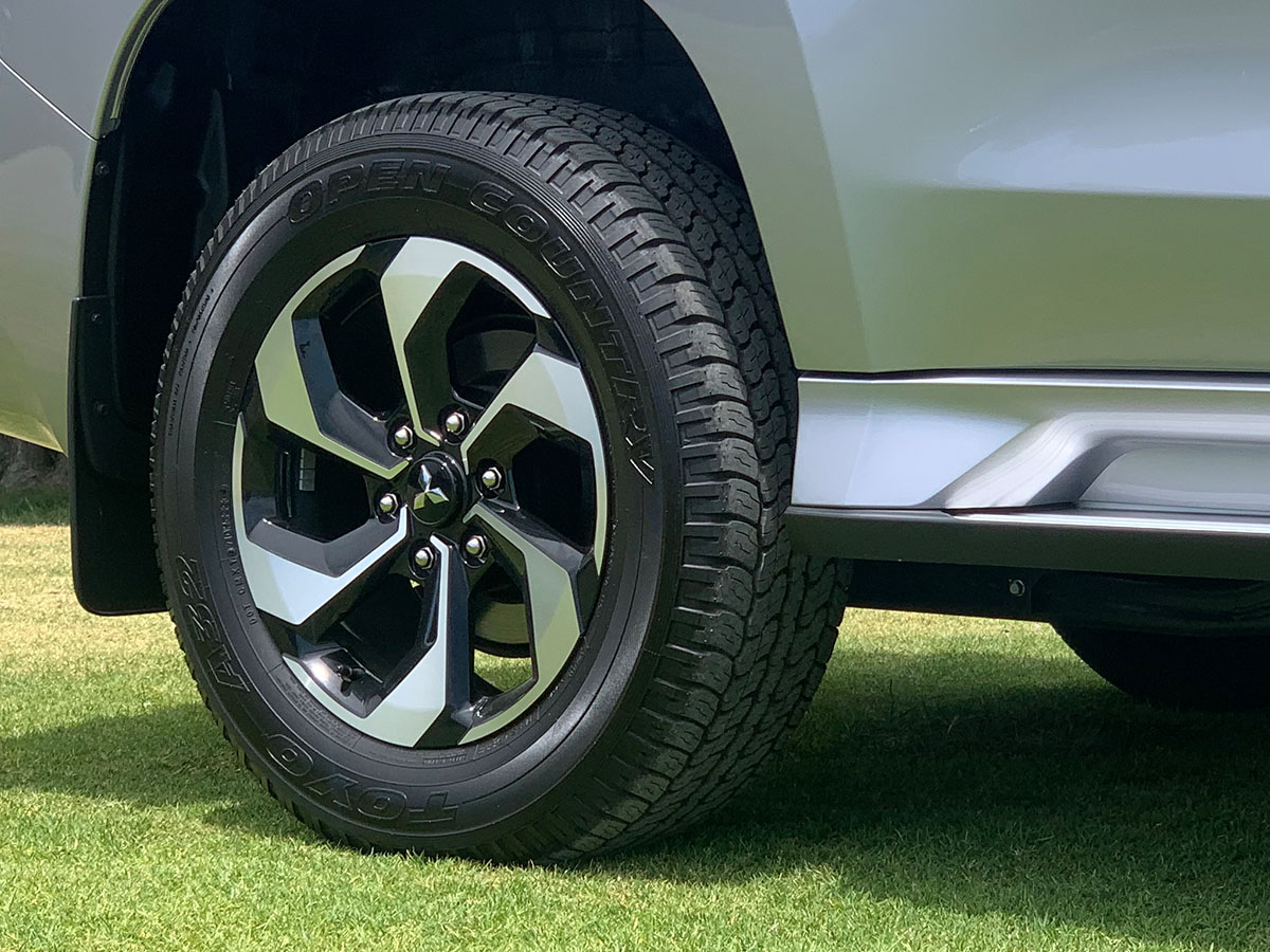 2024 Mitsubishi Pajero Sport VRX