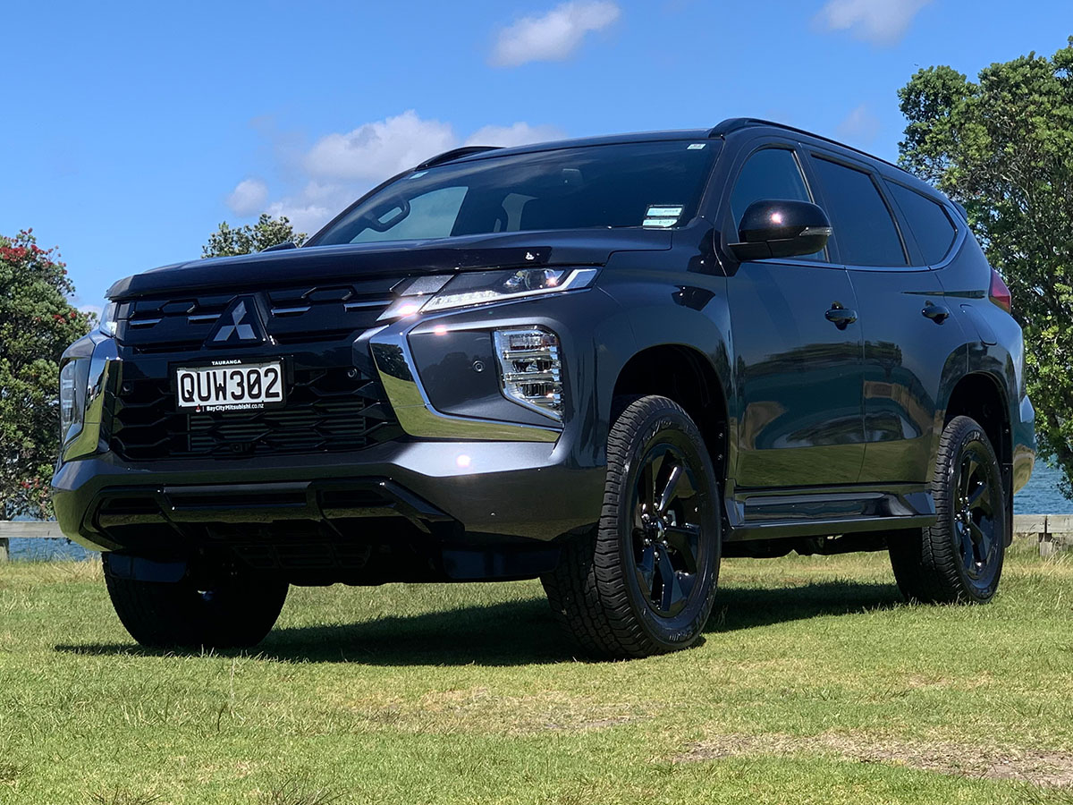 2024 Mitsubishi Pajero Sport VRX Black Edition