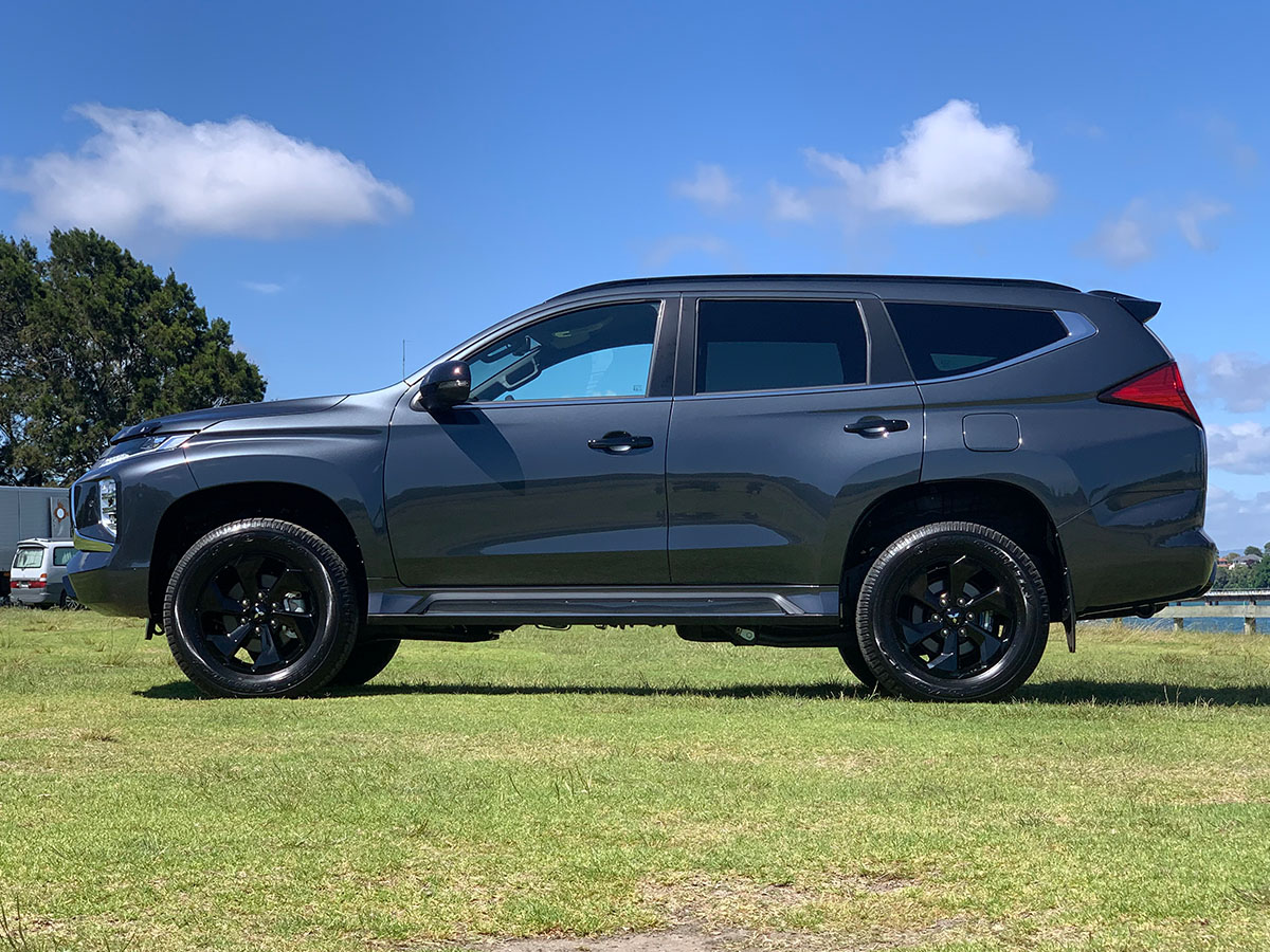 2024 Mitsubishi Pajero Sport VRX Black Edition