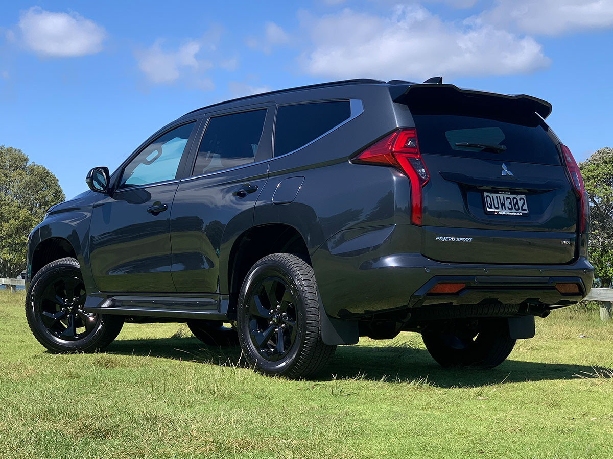 2024 Mitsubishi Pajero Sport VRX Black Edition
