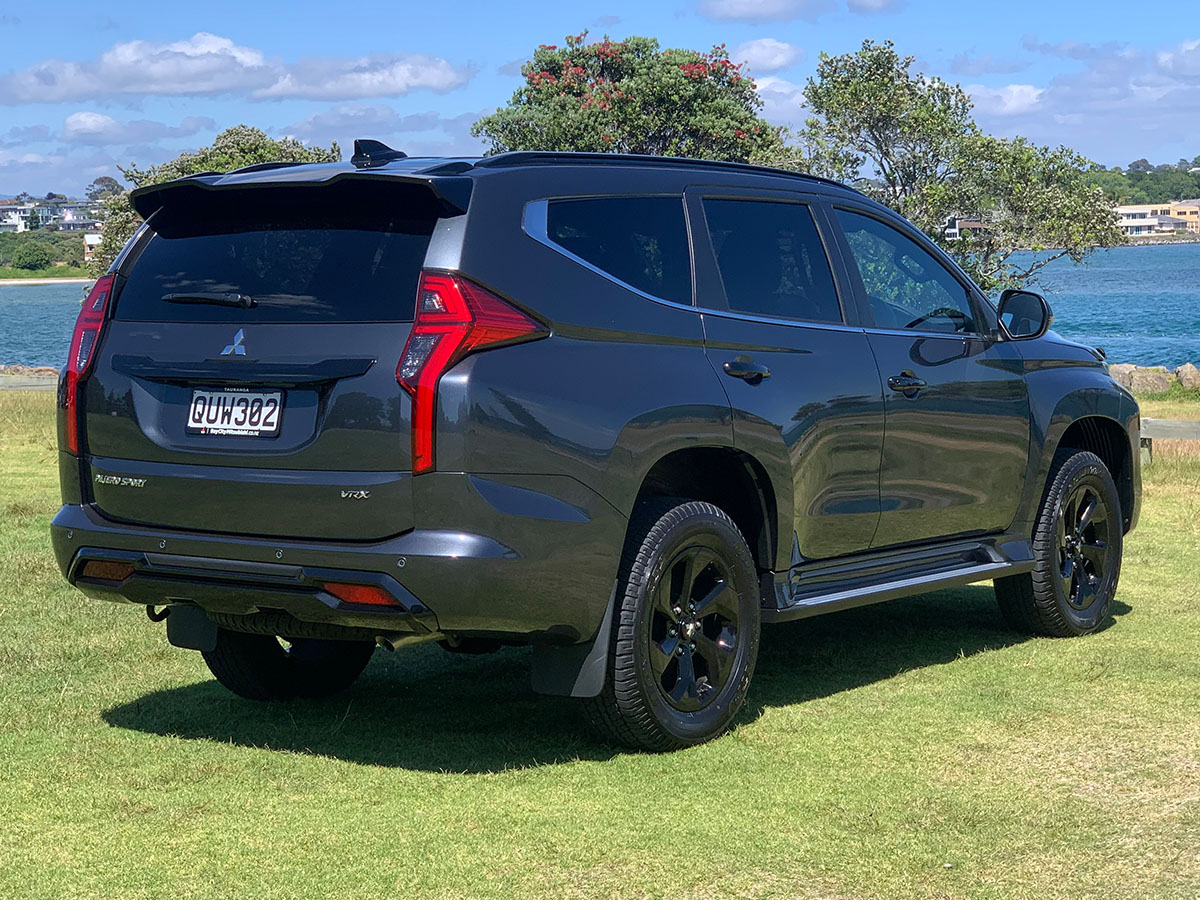2024 Mitsubishi Pajero Sport VRX Black Edition
