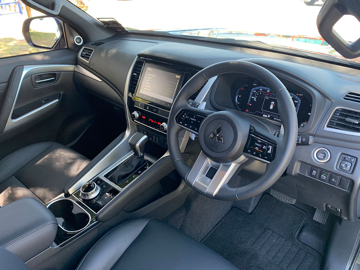 2024 Mitsubishi Pajero Sport VRX Black Edition