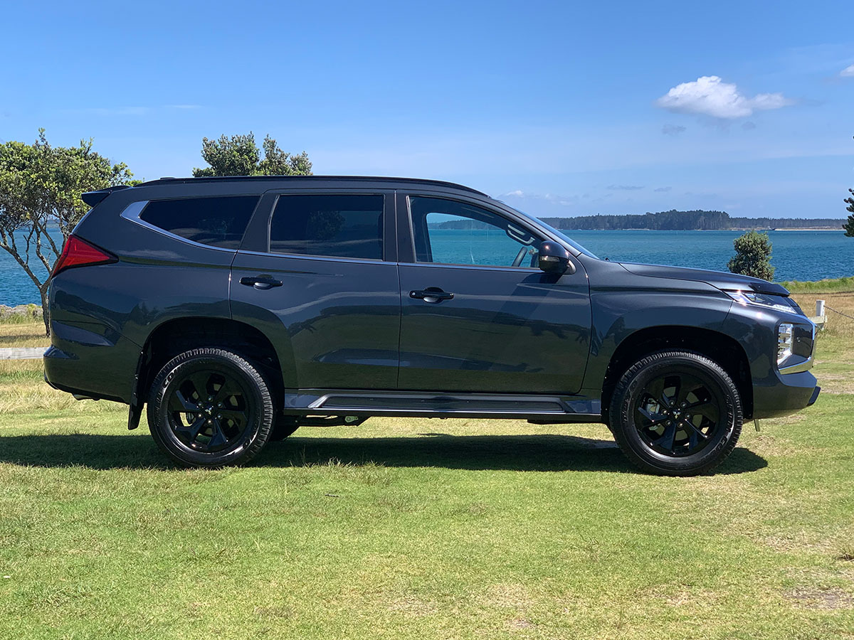 2024 Mitsubishi Pajero Sport VRX Black Edition