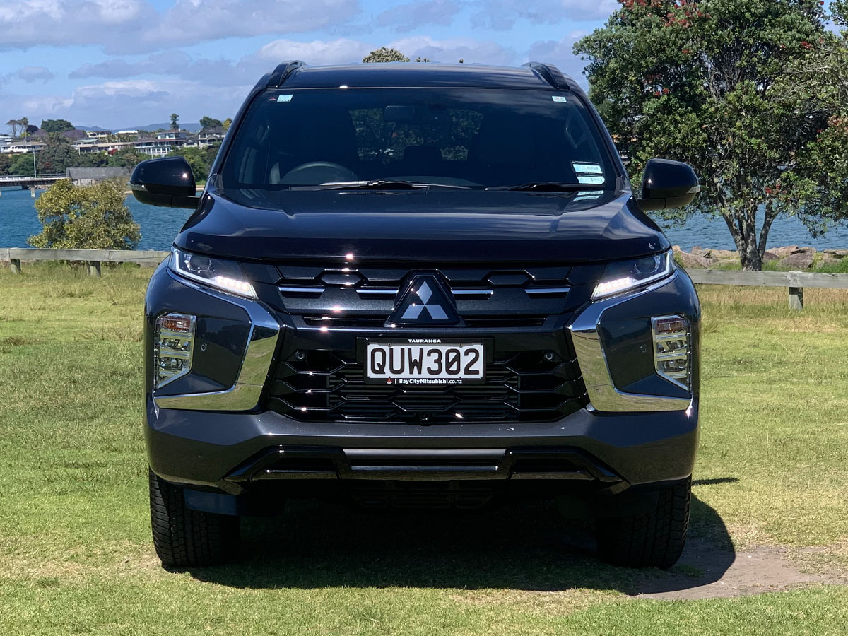 2024 Mitsubishi Pajero Sport VRX Black Edition