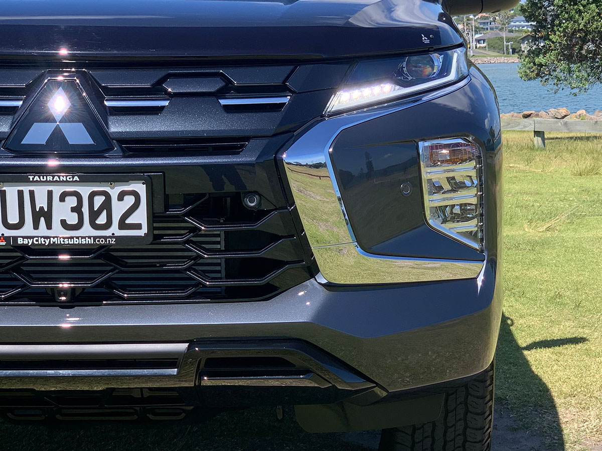 2024 Mitsubishi Pajero Sport VRX Black Edition