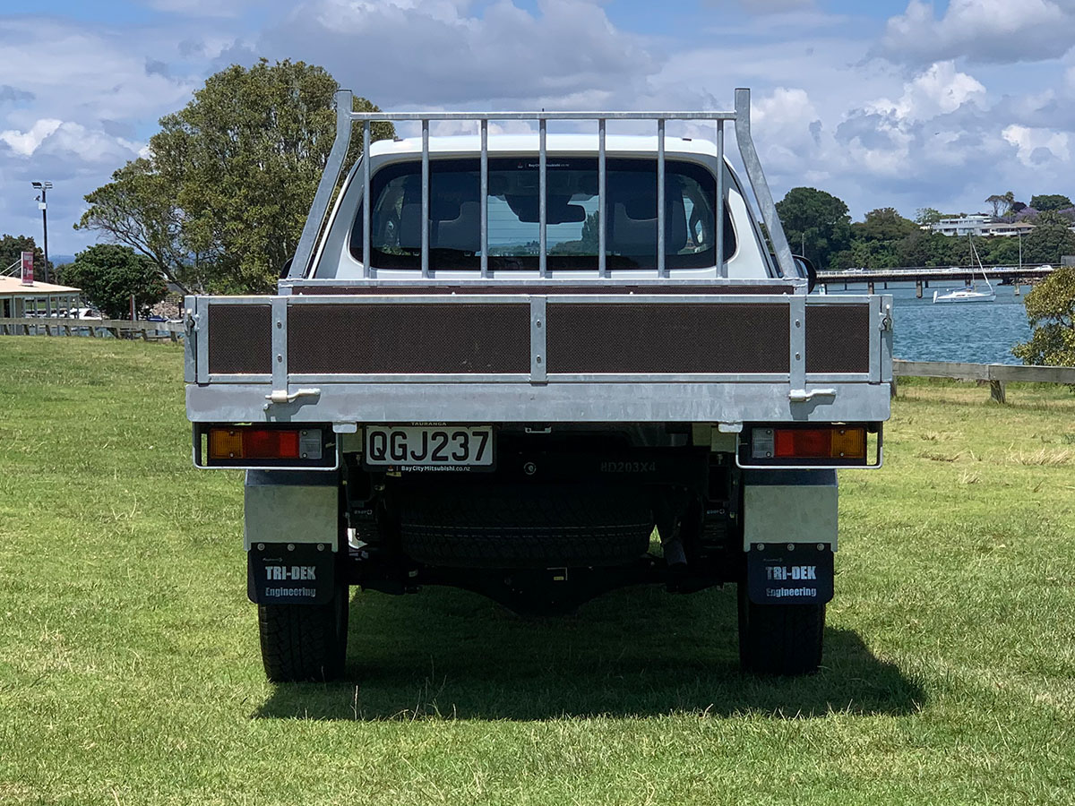 2024 Mitsubishi Triton GLX Club Cab 4WD – Includes Tray
