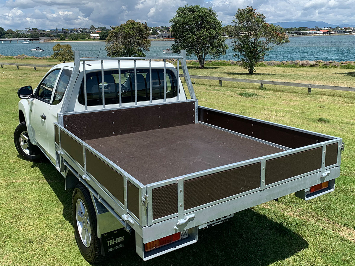 2024 Mitsubishi Triton GLX Club Cab 4WD – Includes Tray