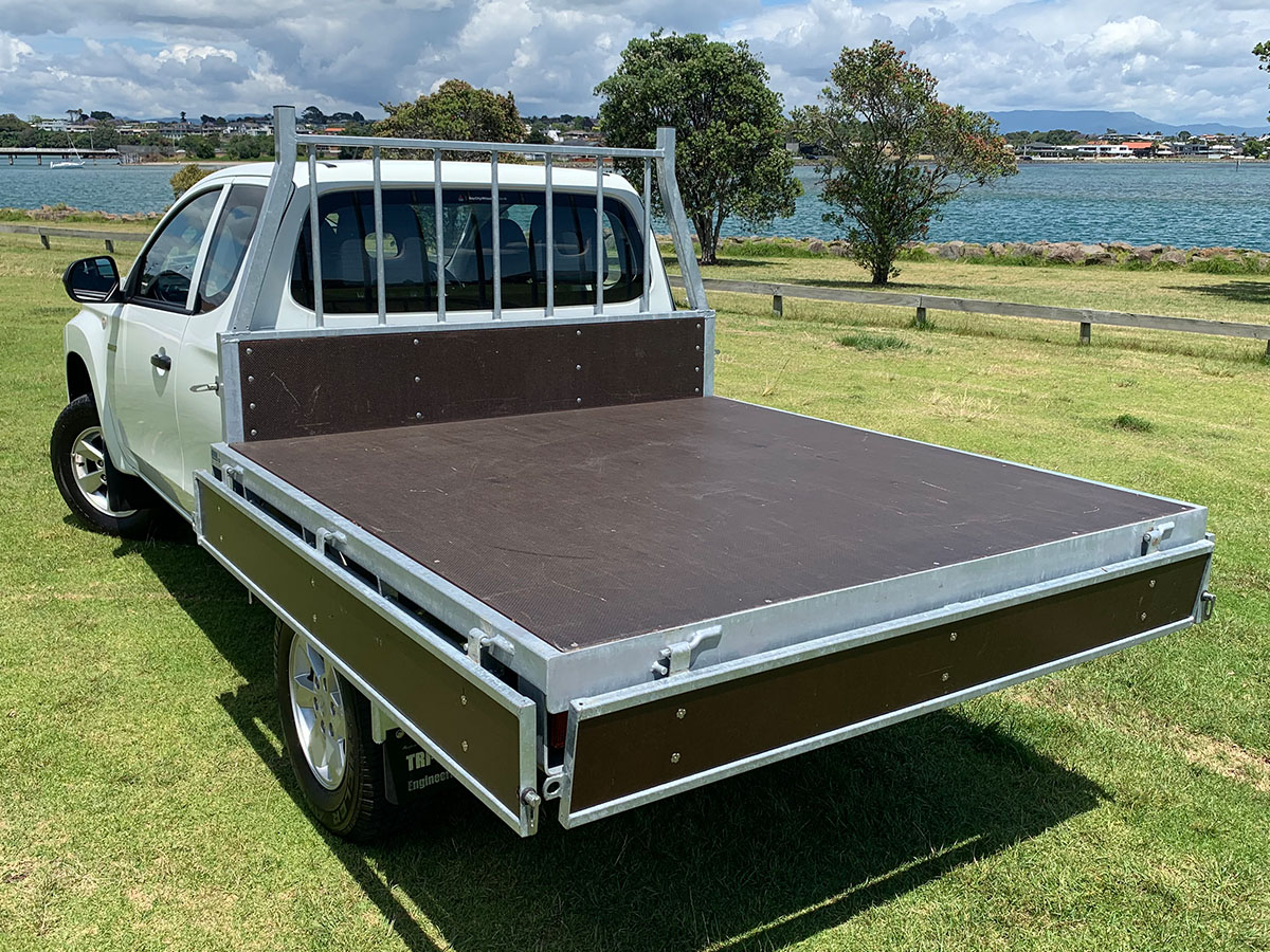 2024 Mitsubishi Triton GLX Club Cab 4WD – Includes Tray