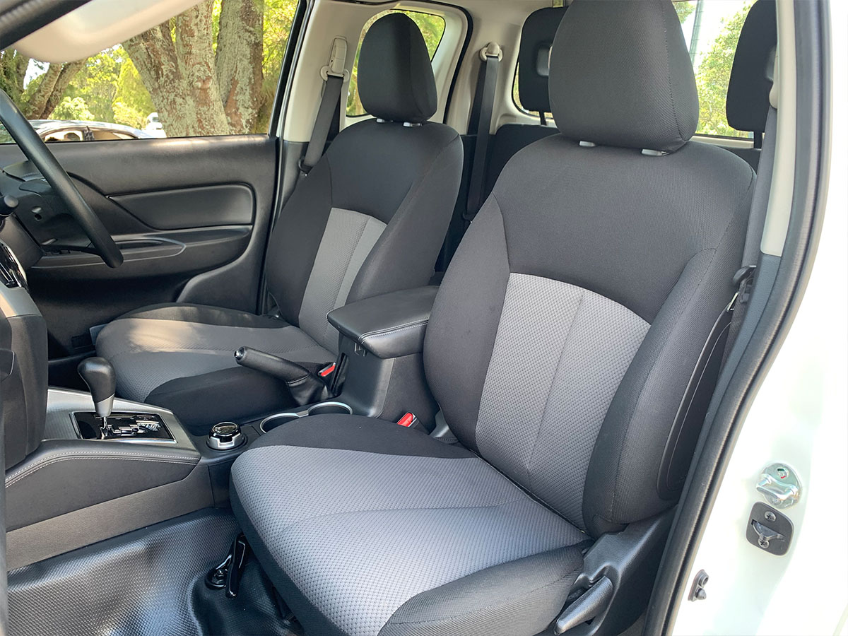 2024 Mitsubishi Triton GLX Club Cab 4WD – Includes Tray