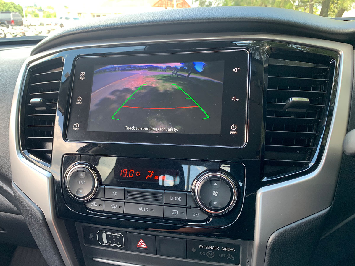 2024 Mitsubishi Triton GLX Club Cab 4WD – Includes Tray