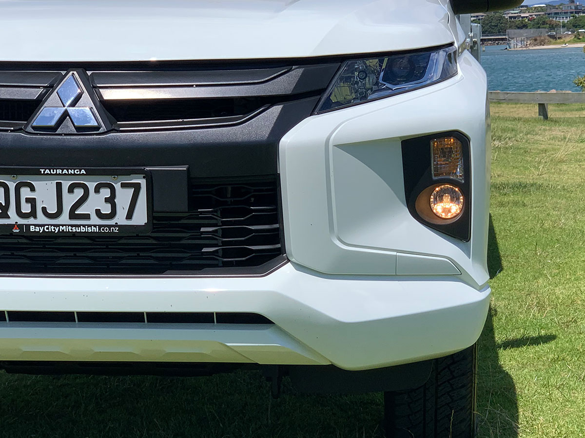 2024 Mitsubishi Triton GLX Club Cab 4WD – Includes Tray