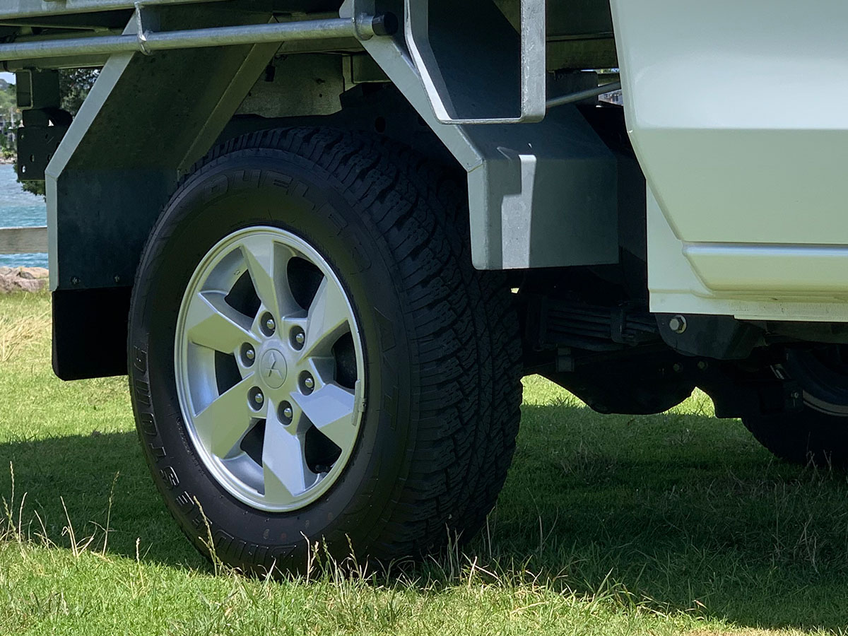 2024 Mitsubishi Triton GLX Club Cab 4WD – Includes Tray