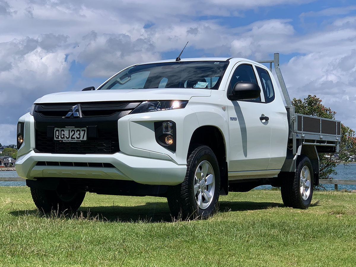 2024 Mitsubishi Triton GLX Club Cab 4WD – Includes Tray