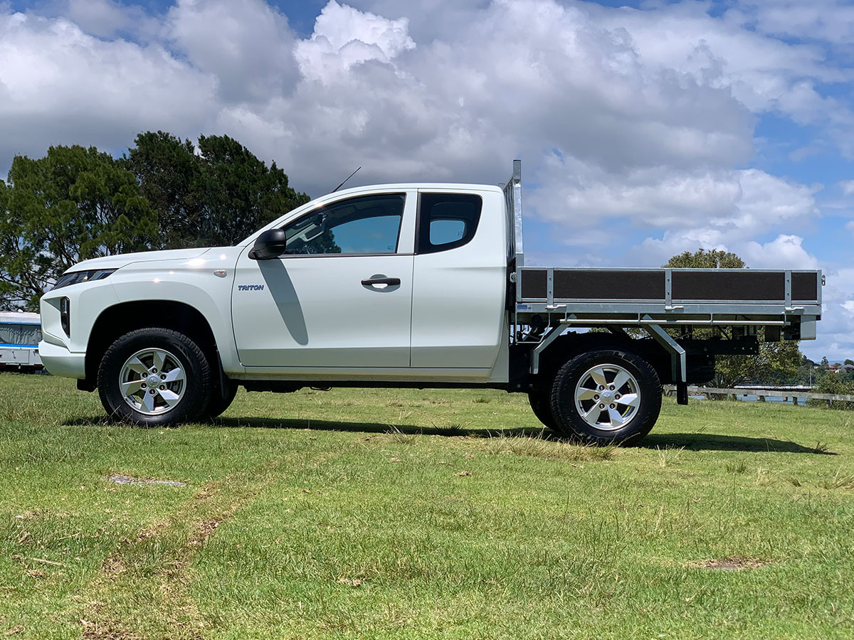 2024 Mitsubishi Triton GLX Club Cab 4WD – Includes Tray