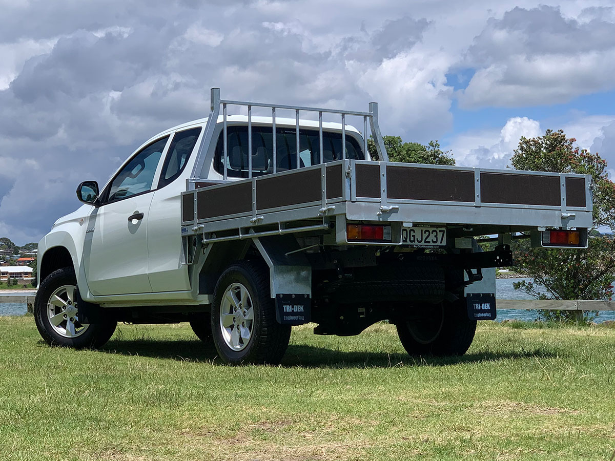 2024 Mitsubishi Triton GLX Club Cab 4WD – Includes Tray