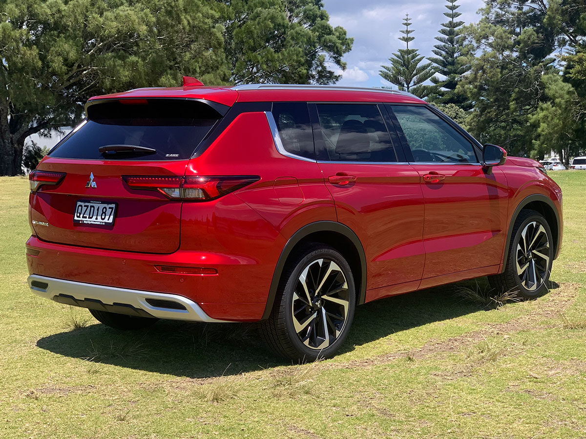 2024 Mitsubishi Outlander VRX 2.5L 4WD 7 Seater CVT Auto