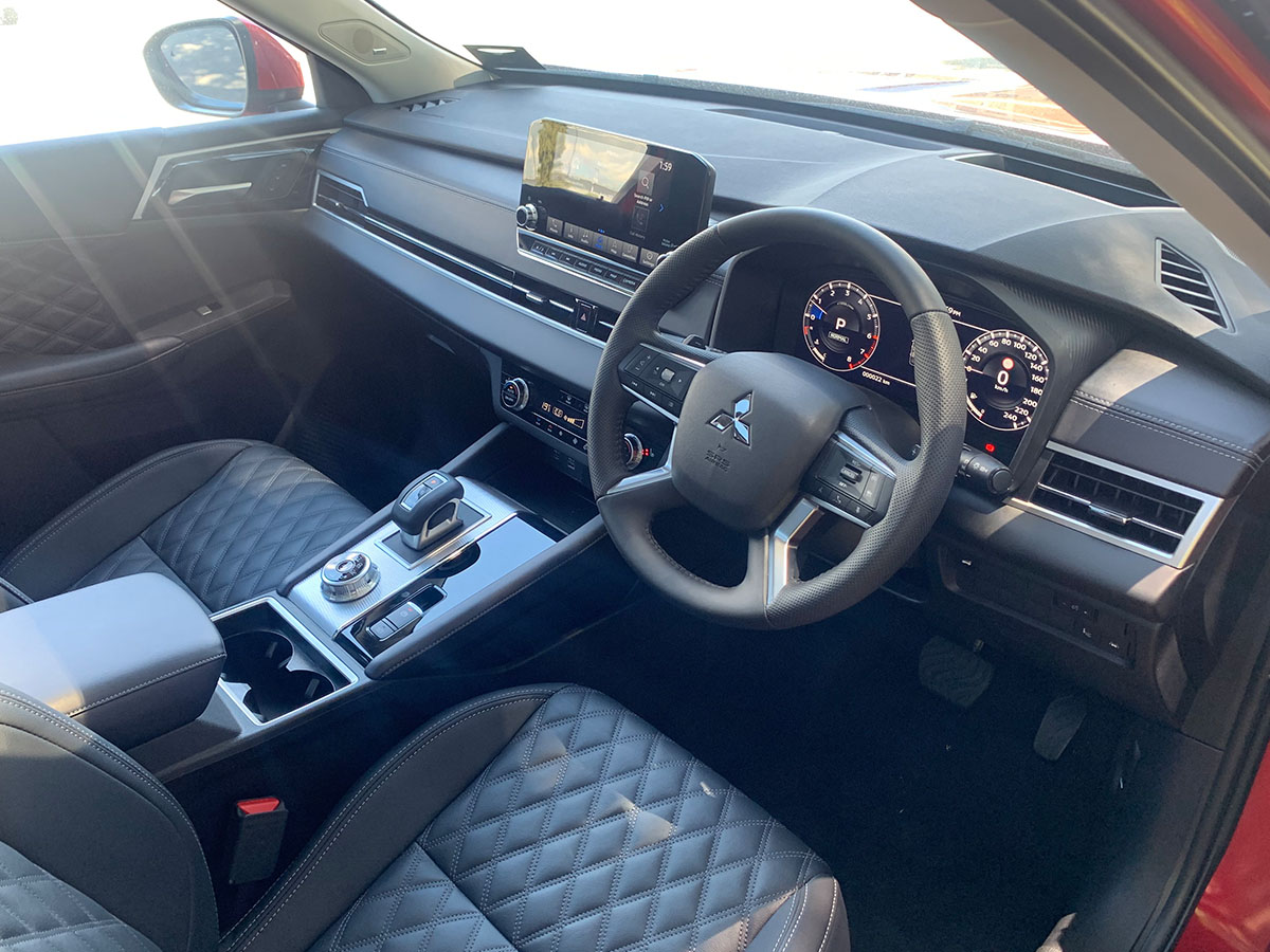 2024 Mitsubishi Outlander VRX 2.5L 4WD 7 Seater CVT Auto