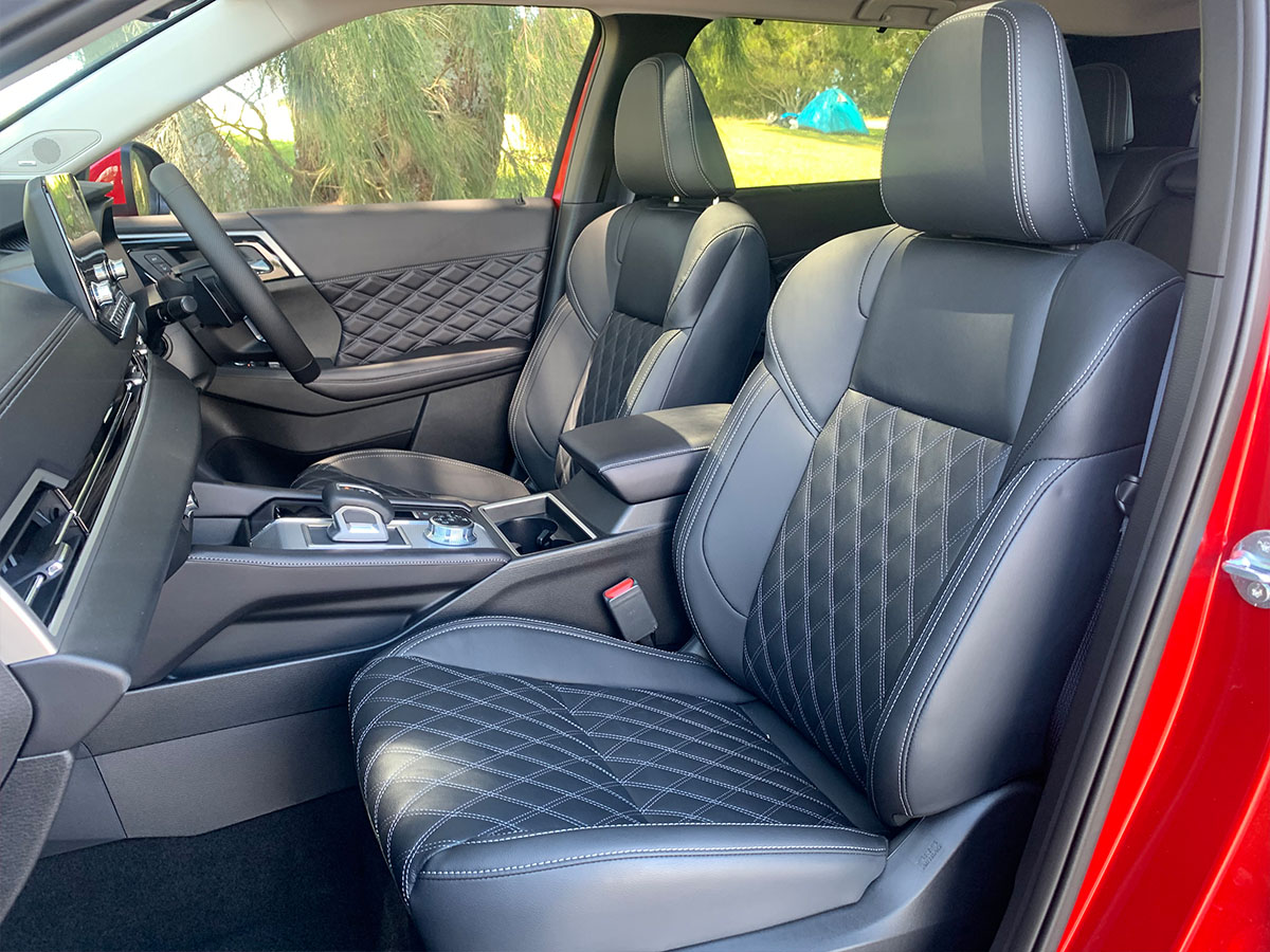 2024 Mitsubishi Outlander VRX 2.5L 4WD 7 Seater CVT Auto