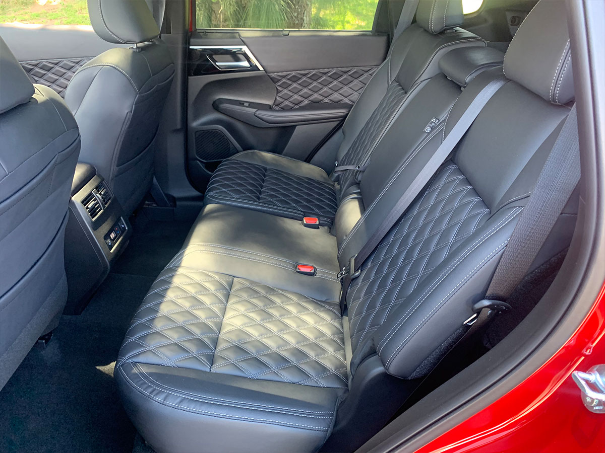 2024 Mitsubishi Outlander VRX 2.5L 4WD 7 Seater CVT Auto