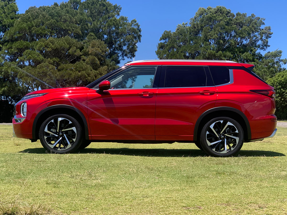 2024 Mitsubishi Outlander VRX 2.5L 4WD 7 Seater CVT Auto