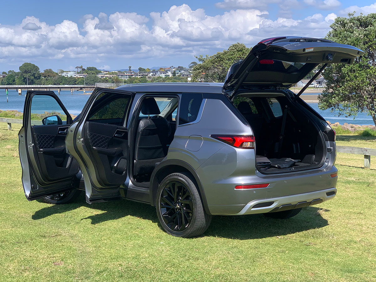 2023 Mitsubishi Outlander VRX PHEV HYBRID 4WD