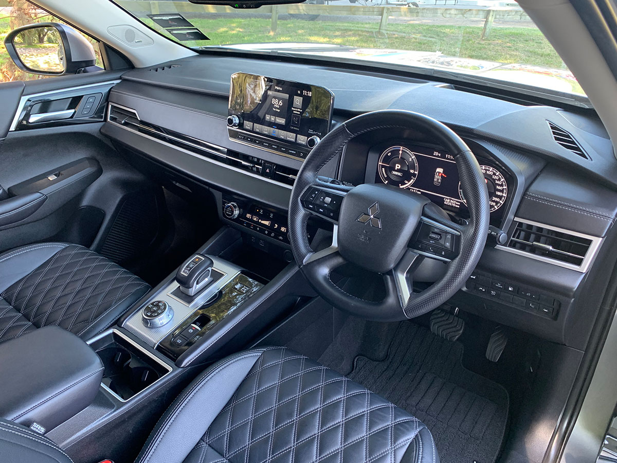 2023 Mitsubishi Outlander VRX PHEV HYBRID 4WD