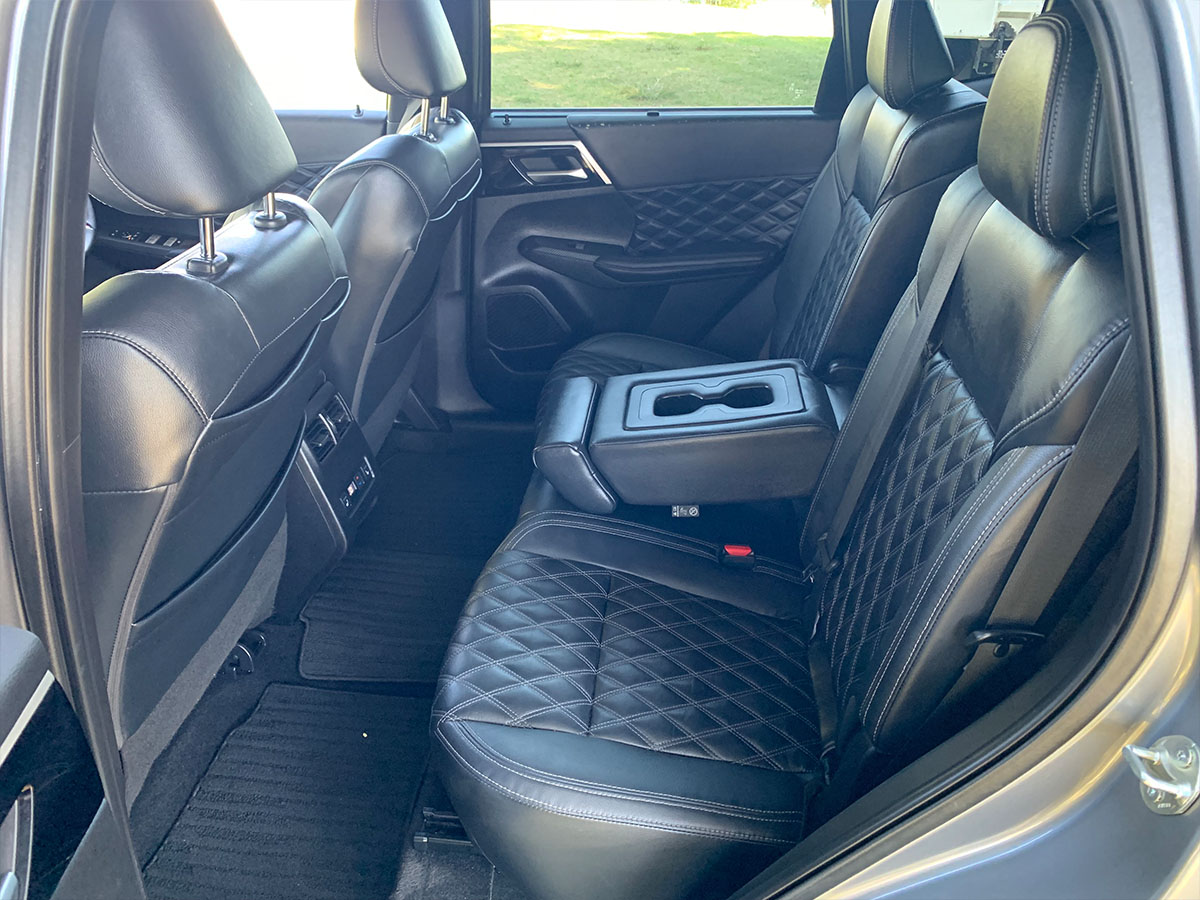 2023 Mitsubishi Outlander VRX PHEV HYBRID 4WD