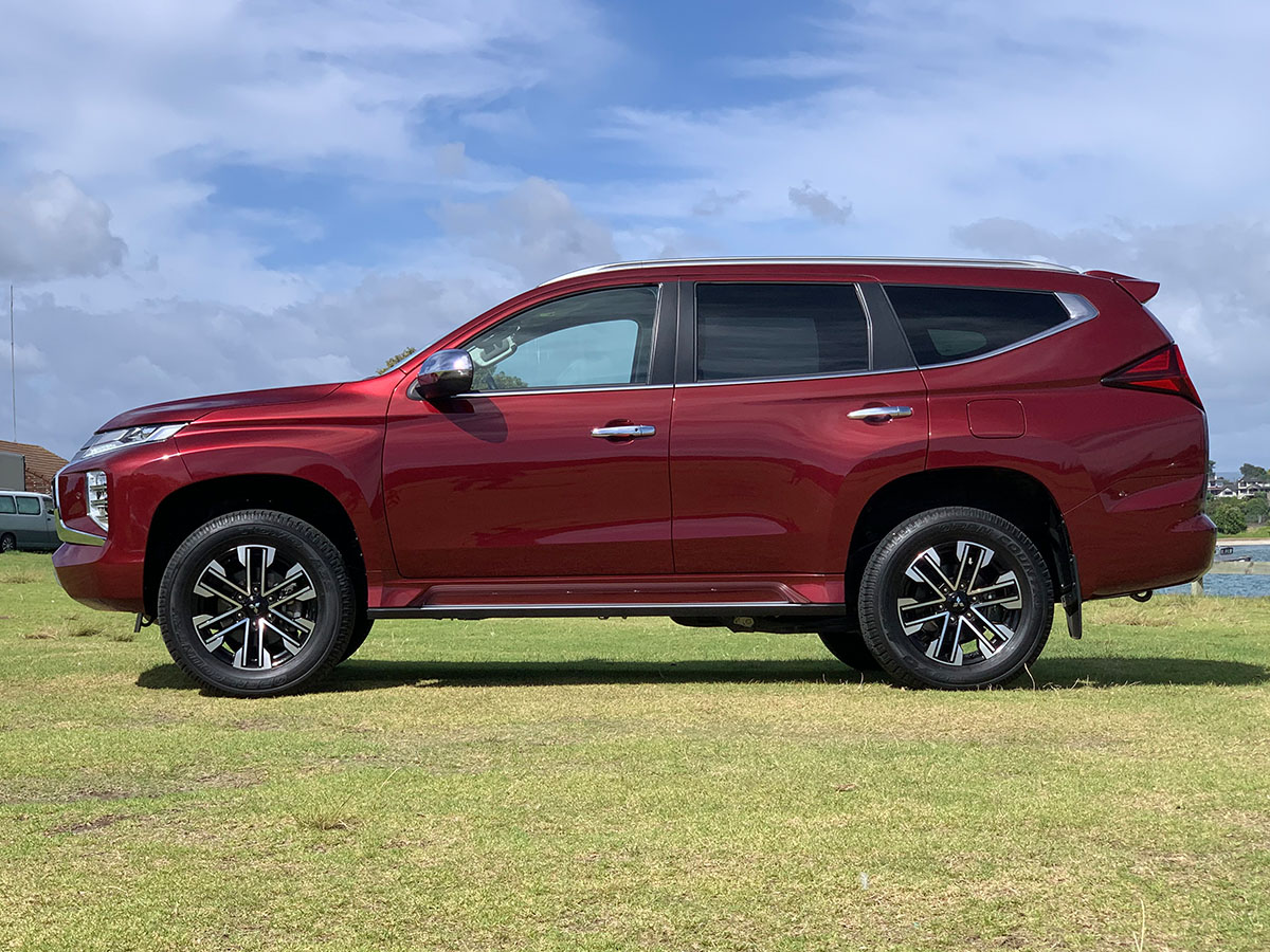 2023 Mitsubishi Pajero Sport VRX 4WD 7 Seater