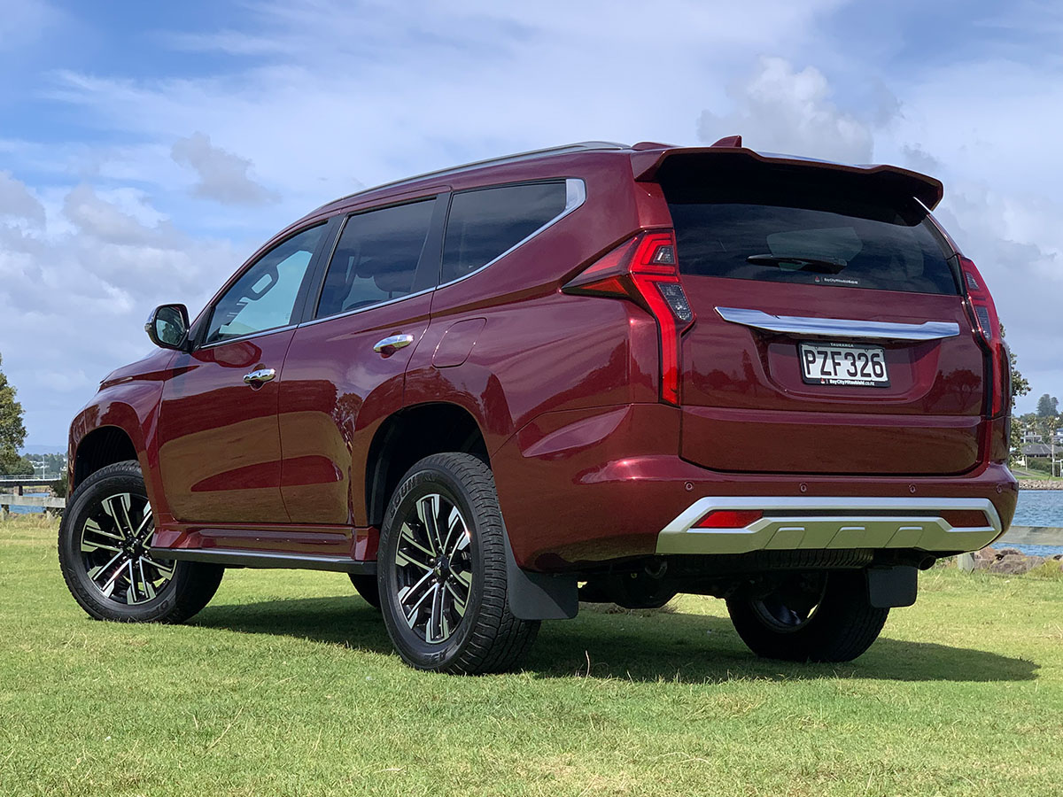 2023 Mitsubishi Pajero Sport VRX 4WD 7 Seater