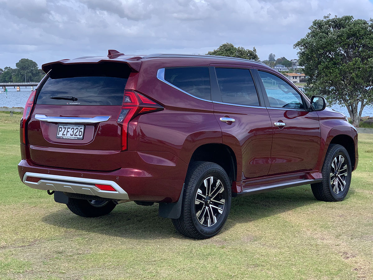 2023 Mitsubishi Pajero Sport VRX 4WD 7 Seater