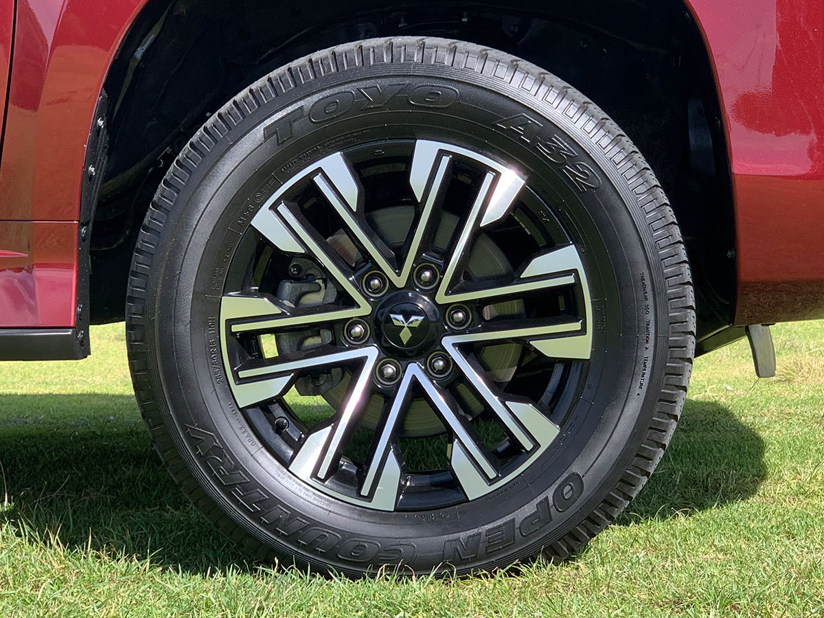 2023 Mitsubishi Pajero Sport VRX 4WD 7 Seater