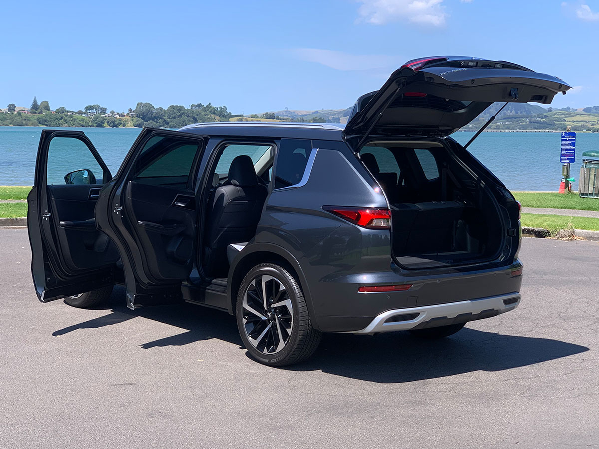 2024 Mitsubishi Outlander XLS 4WD 7 Seater 2.5L Petrol Auto