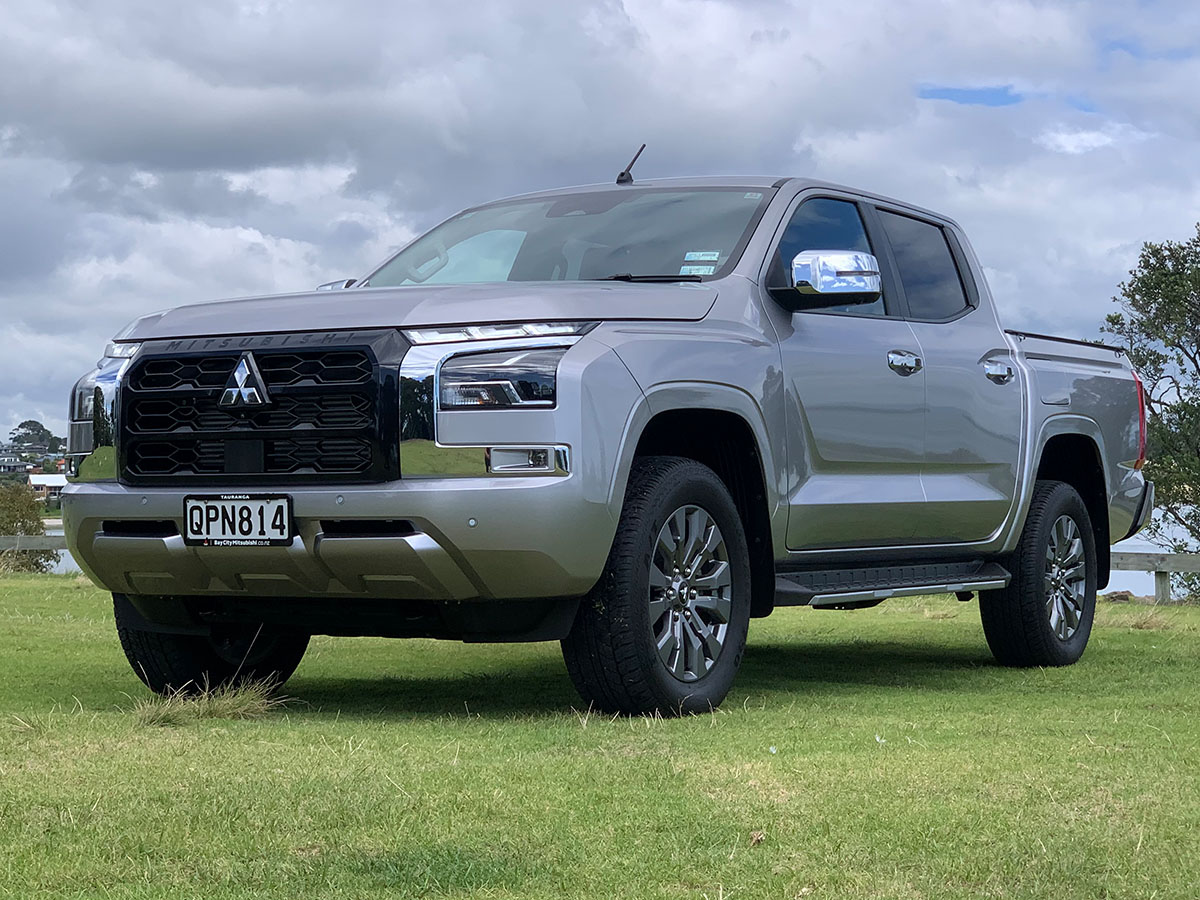 2024 Mitsubishi Triton GLXR 2WD 2.4L Bi-Turbo Diesel 6 Speed Auto