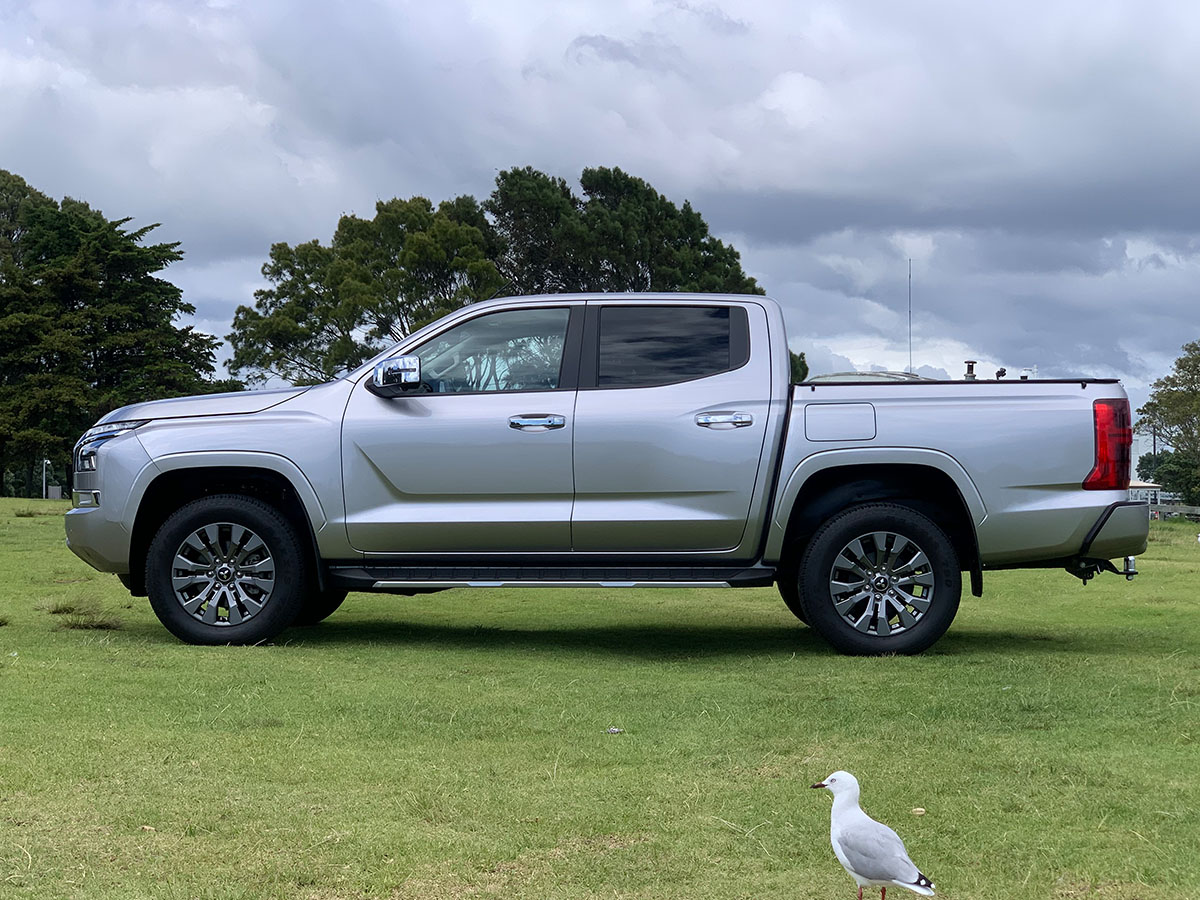 2024 Mitsubishi Triton GLXR 2WD 2.4L Bi-Turbo Diesel 6 Speed Auto