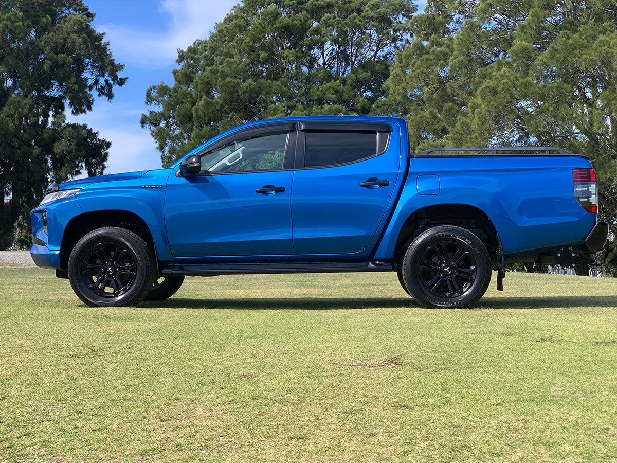 2022 Mitsubishi Triton GLSB 4WD 2.4L Diesel Turbo 6 Speed Auto