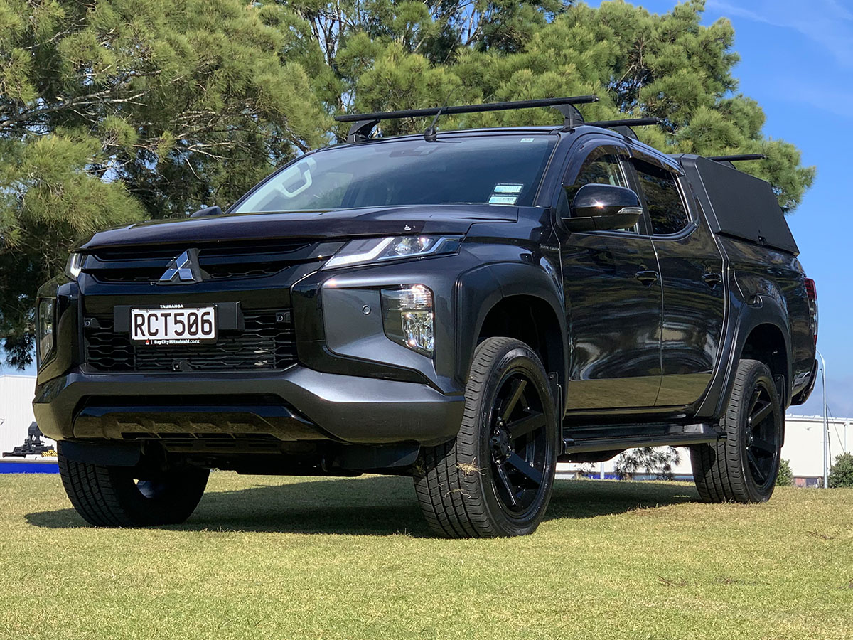 2022 Mitsubishi Triton GLSB 4WD 2.4L Diesel Turbo 6 Speed Auto