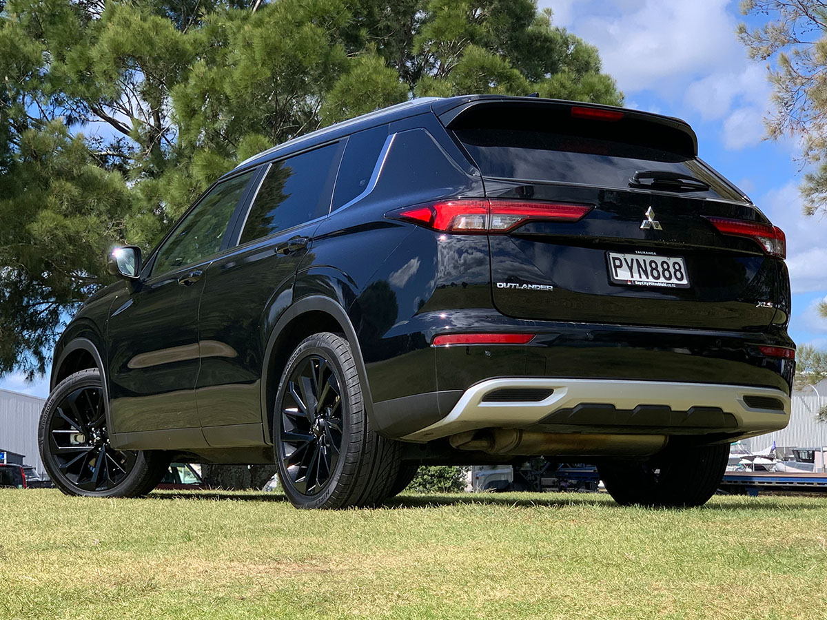 2023 Mitsubishi Outlander XLS 2WD 7 Seater 2.5L Petrol Auto