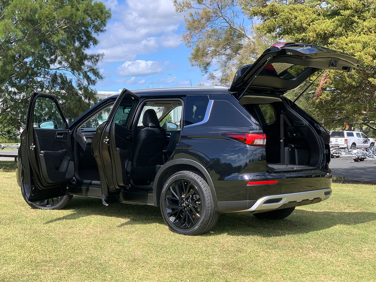 2023 Mitsubishi Outlander XLS 2WD 7 Seater 2.5L Petrol Auto