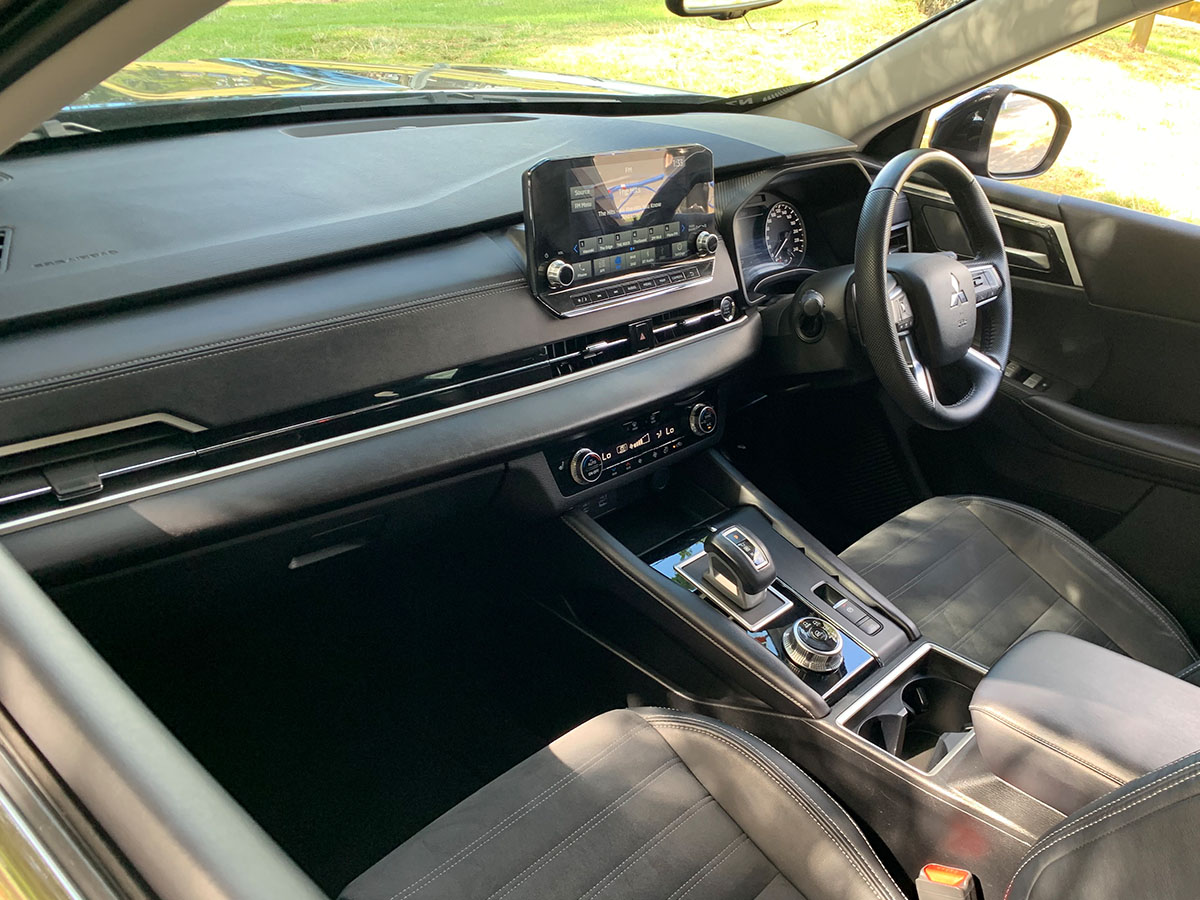 2023 Mitsubishi Outlander XLS 2WD 7 Seater 2.5L Petrol Auto