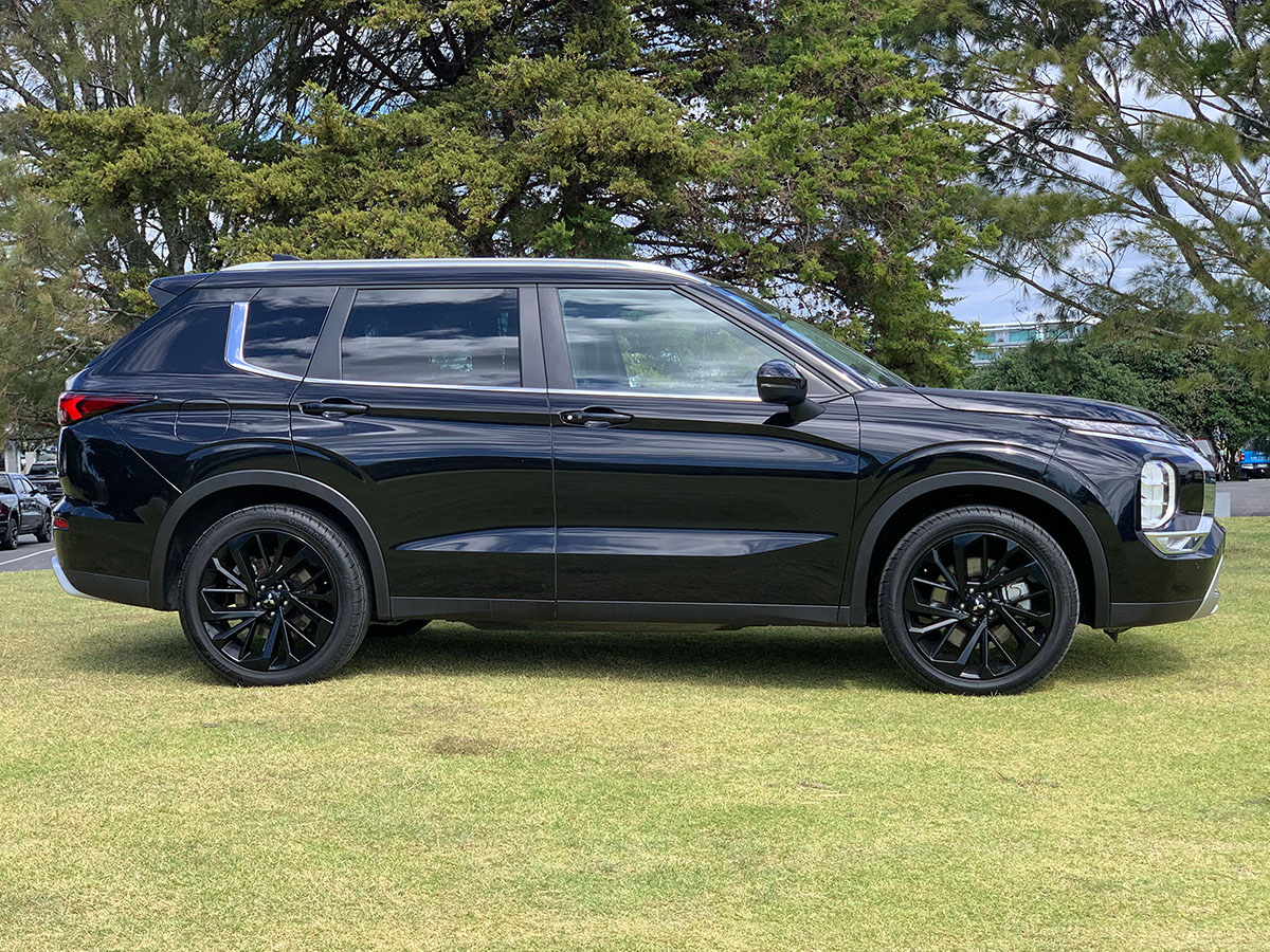 2023 Mitsubishi Outlander XLS 2WD 7 Seater 2.5L Petrol Auto