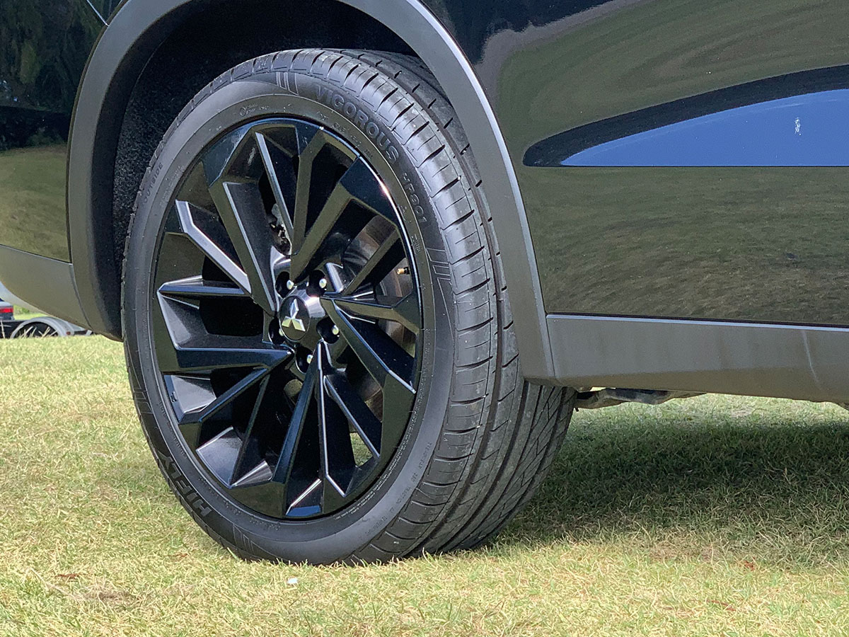 2023 Mitsubishi Outlander XLS 2WD 7 Seater 2.5L Petrol Auto