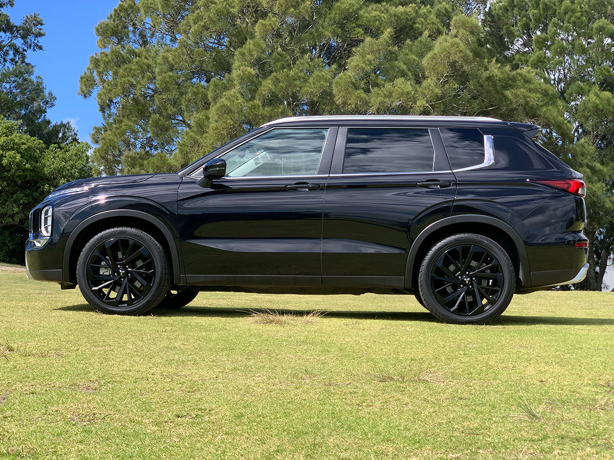 2023 Mitsubishi Outlander XLS 2WD 7 Seater 2.5L Petrol Auto