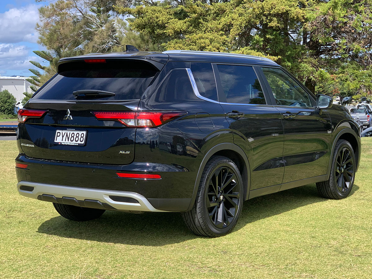 2023 Mitsubishi Outlander XLS 2WD 7 Seater 2.5L Petrol Auto