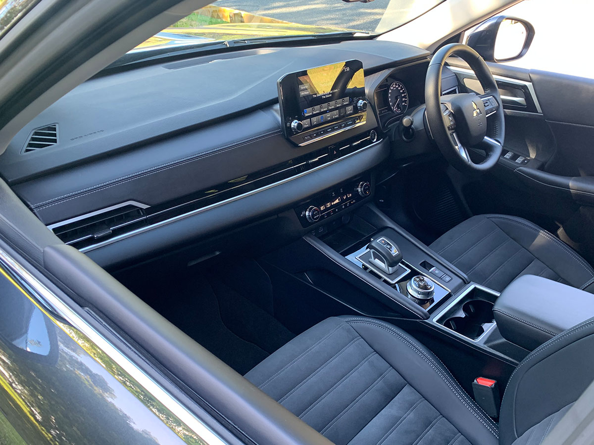 2024 Mitsubishi Outlander XLS 4WD 7 Seater 2.5L Petrol Auto