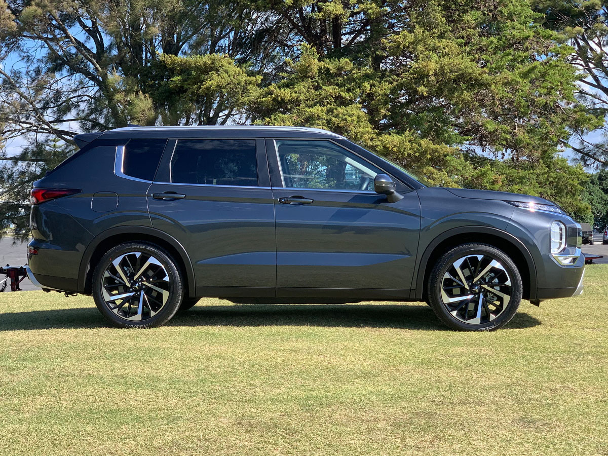 2024 Mitsubishi Outlander XLS 4WD 7 Seater 2.5L Petrol Auto