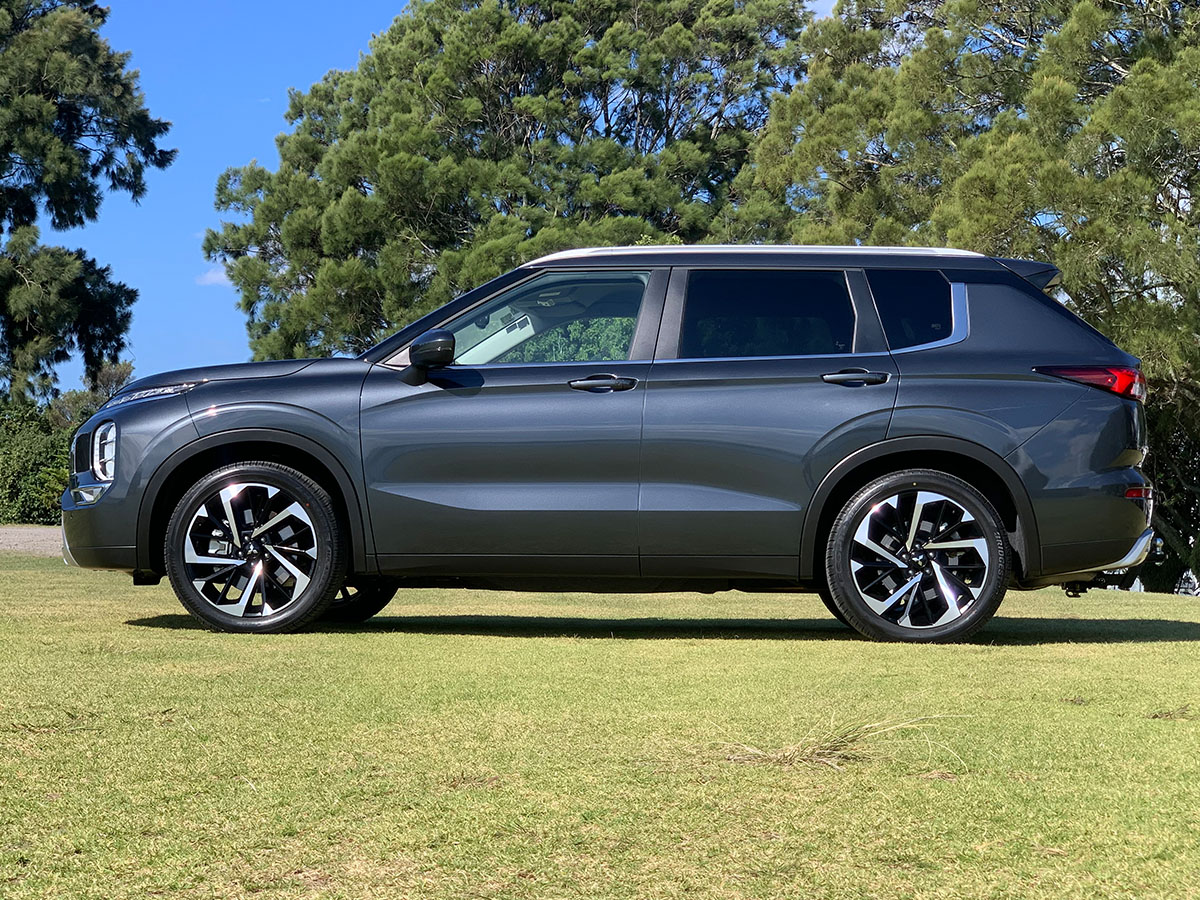 2024 Mitsubishi Outlander XLS 4WD 7 Seater 2.5L Petrol Auto