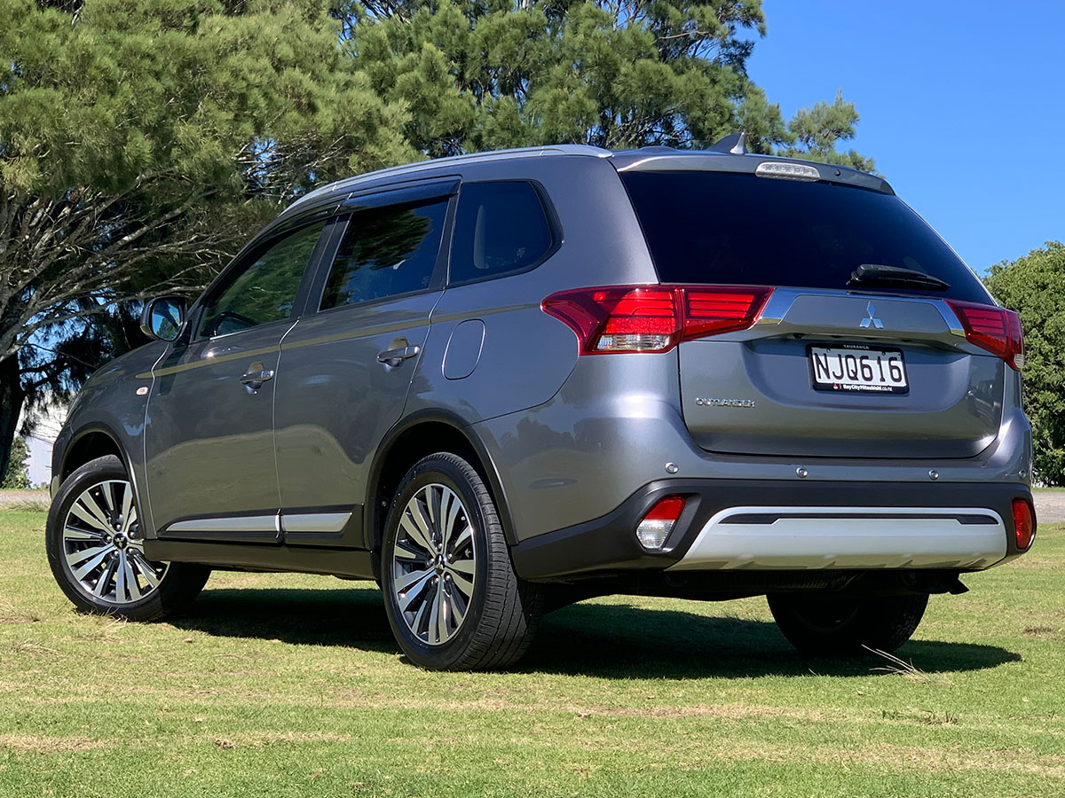 2021 Mitsubishi Outlander LS 2.4L Petrol 7 Seater Automatic